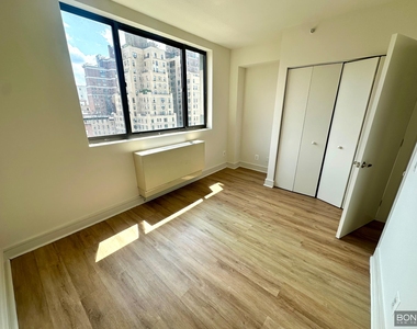 West 96th Street - Photo Thumbnail 6