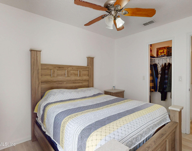 212 Brookchase Lane - Photo Thumbnail 5
