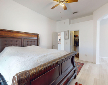 212 Brookchase Lane - Photo Thumbnail 9