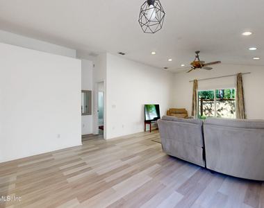 212 Brookchase Lane - Photo Thumbnail 11