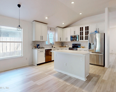212 Brookchase Lane - Photo Thumbnail 12