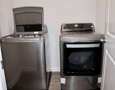 102 Fremont Lane - Photo Thumbnail 9