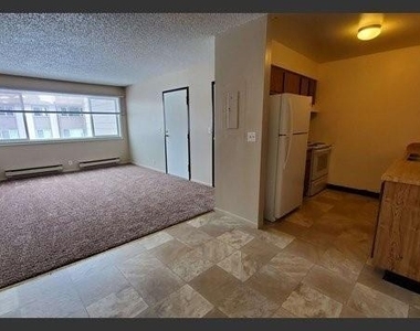 82 E  Hayden Avenue - Photo Thumbnail 3