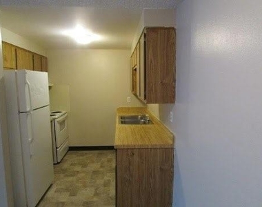 82 E  Hayden Avenue - Photo Thumbnail 5