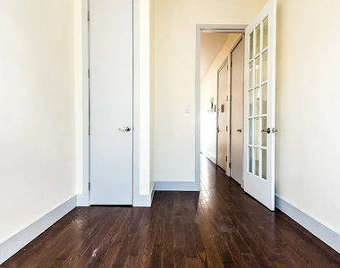 26 Wilson Avenue #2 - Photo Thumbnail 6