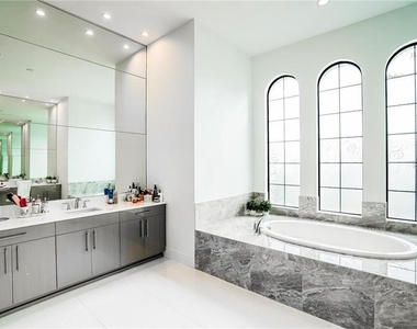3999 Isabella Circle - Photo Thumbnail 36