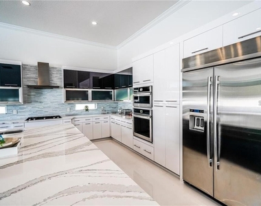 3999 Isabella Circle - Photo Thumbnail 16
