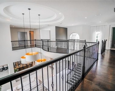3999 Isabella Circle - Photo Thumbnail 8