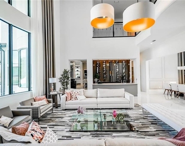 3999 Isabella Circle - Photo Thumbnail 5