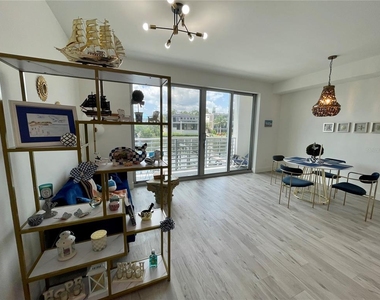 1709 N Tamiami Trail - Photo Thumbnail 17