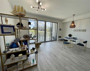 1709 N Tamiami Trail - Photo Thumbnail 25