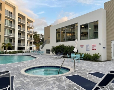 1709 N Tamiami Trail - Photo Thumbnail 4