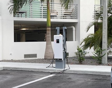 1709 N Tamiami Trail - Photo Thumbnail 22