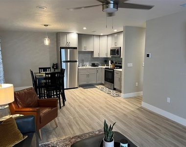 302 19th St. East - Photo Thumbnail 5