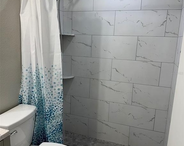 302 19th St. East - Photo Thumbnail 17