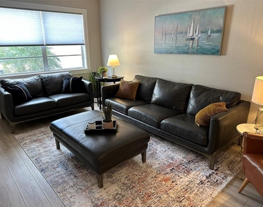 302 19th St. East - Photo Thumbnail 2