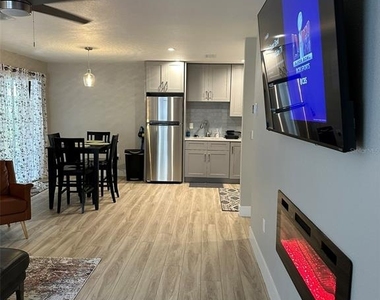 302 19th St. East - Photo Thumbnail 7