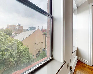 252 Mott Street - Photo Thumbnail 11