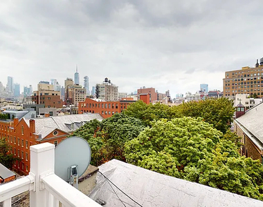 252 Mott Street - Photo Thumbnail 7