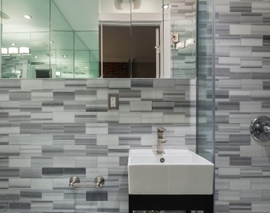 434 West 52nd Street - Photo Thumbnail 5