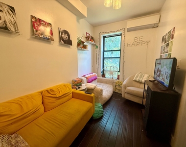 805 Quincy Street - Photo Thumbnail 1