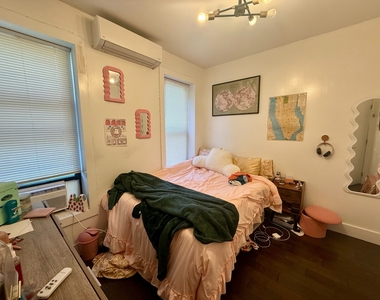 805 Quincy Street - Photo Thumbnail 6
