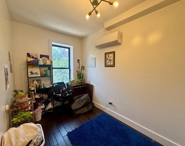 805 Quincy Street - Photo Thumbnail 8
