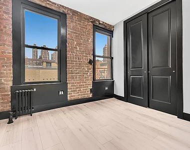 438 West 52nd Street - Photo Thumbnail 4