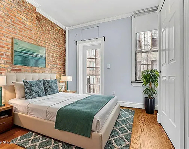 345 West 53rd Street - Photo Thumbnail 4
