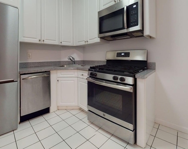 East 80th Street - Photo Thumbnail 11