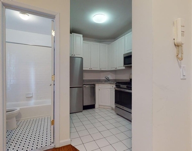 East 80th Street - Photo Thumbnail 0
