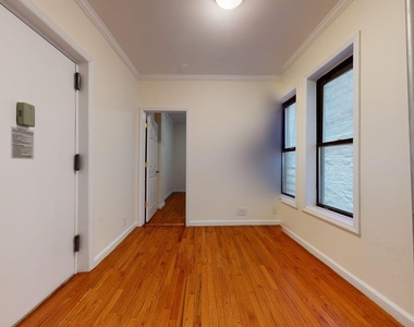 East 80th Street - Photo Thumbnail 2