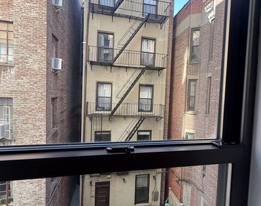 1377 Lexington Avenue - Photo Thumbnail 14