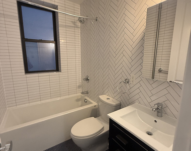 1377 Lexington Avenue - Photo Thumbnail 12