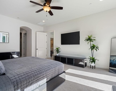 81805 Four Seasons Place - Photo Thumbnail 23