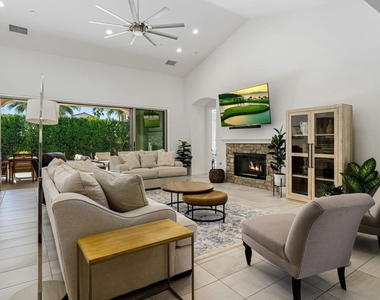 81805 Four Seasons Place - Photo Thumbnail 3