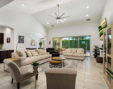 81805 Four Seasons Place - Photo Thumbnail 2