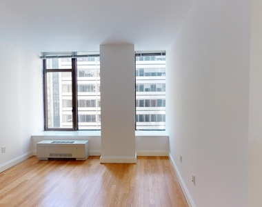 10 Hanover Square - Photo Thumbnail 3