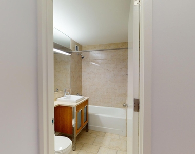 10 Hanover Square - Photo Thumbnail 4