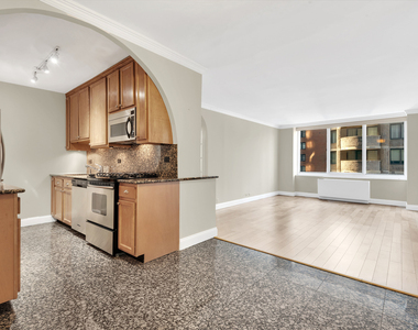 61 W 62nd Street - Photo Thumbnail 0