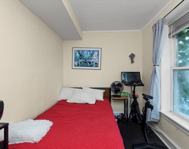 4821 N Washtenaw Avenue - Photo Thumbnail 9