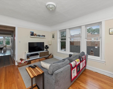 4821 N Washtenaw Avenue - Photo Thumbnail 3