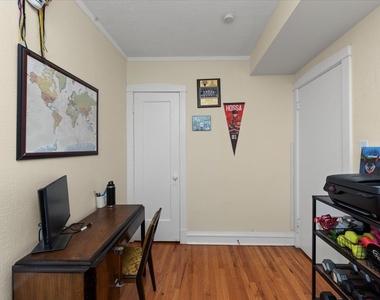 4821 N Washtenaw Avenue - Photo Thumbnail 12