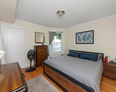 4821 N Washtenaw Avenue - Photo Thumbnail 6