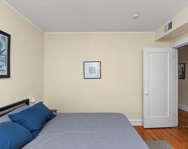 4821 N Washtenaw Avenue - Photo Thumbnail 5