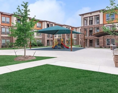 540 Richcrest Dr - Photo Thumbnail 6