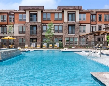 540 Richcrest Dr - Photo Thumbnail 9