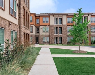 540 Richcrest Dr - Photo Thumbnail 5