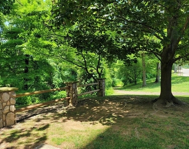 1 Kanawha Terrace - Photo Thumbnail 8