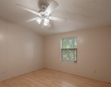 1323 Avenue E - Photo Thumbnail 19